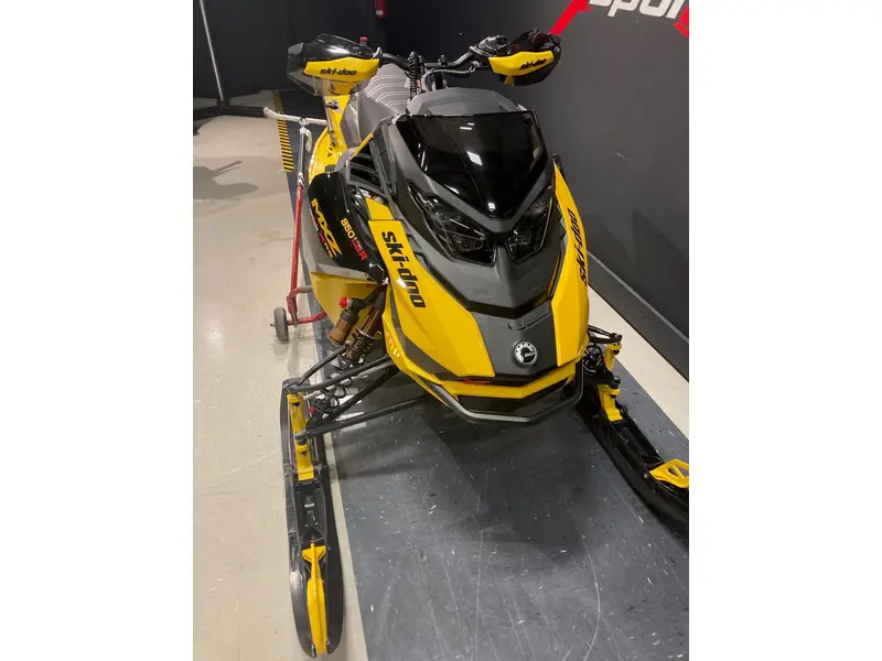 2024 Ski-Doo mxz x-rs competition