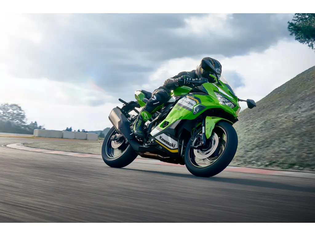 New 2025 Kawasaki Ninja ZX-4RR in Laval - Laval Moto