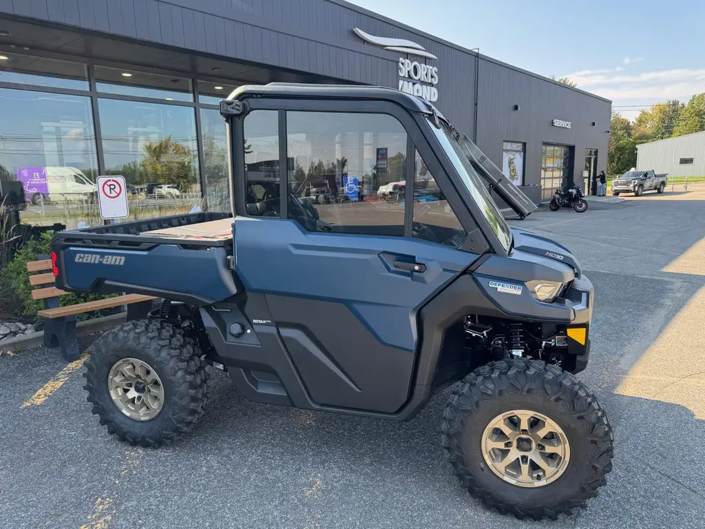 Can-Am DEFENDER LIMITED CAB HD10 2025