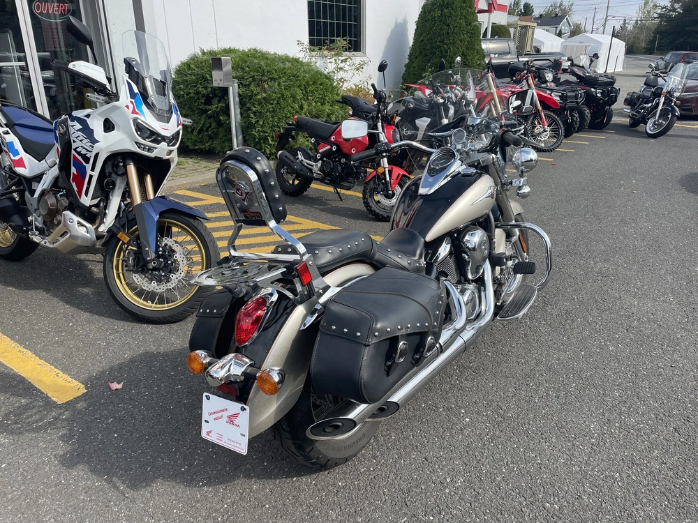 Kawasaki Vn 900 2011 alt