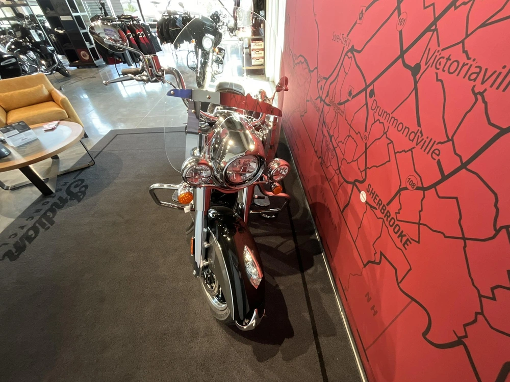 2024 Indian Motorcycle Springfield alt