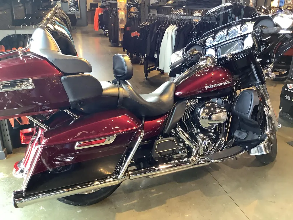 Harley-Davidson ELECTRA GLIDE LIMITED FLHTK 2015