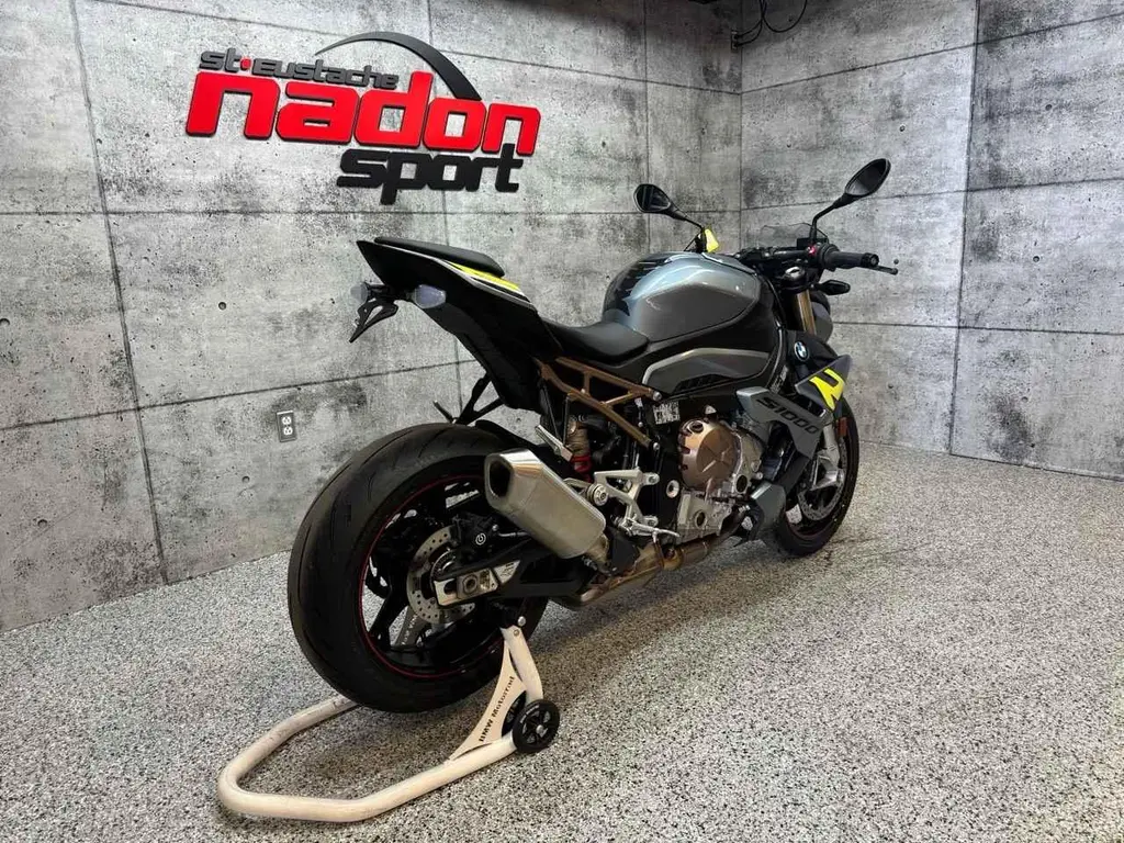 2023 BMW S1000R