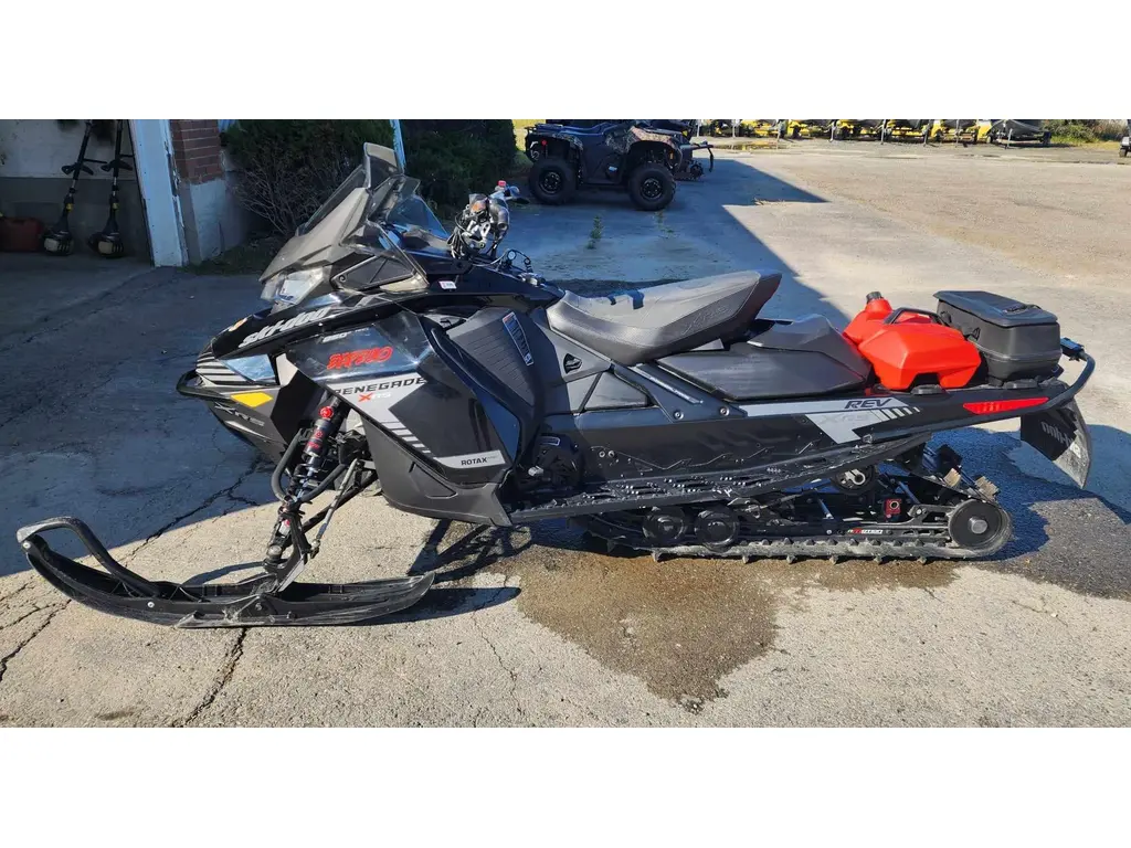 2019 Ski-Doo Renegade® X-RS® 850