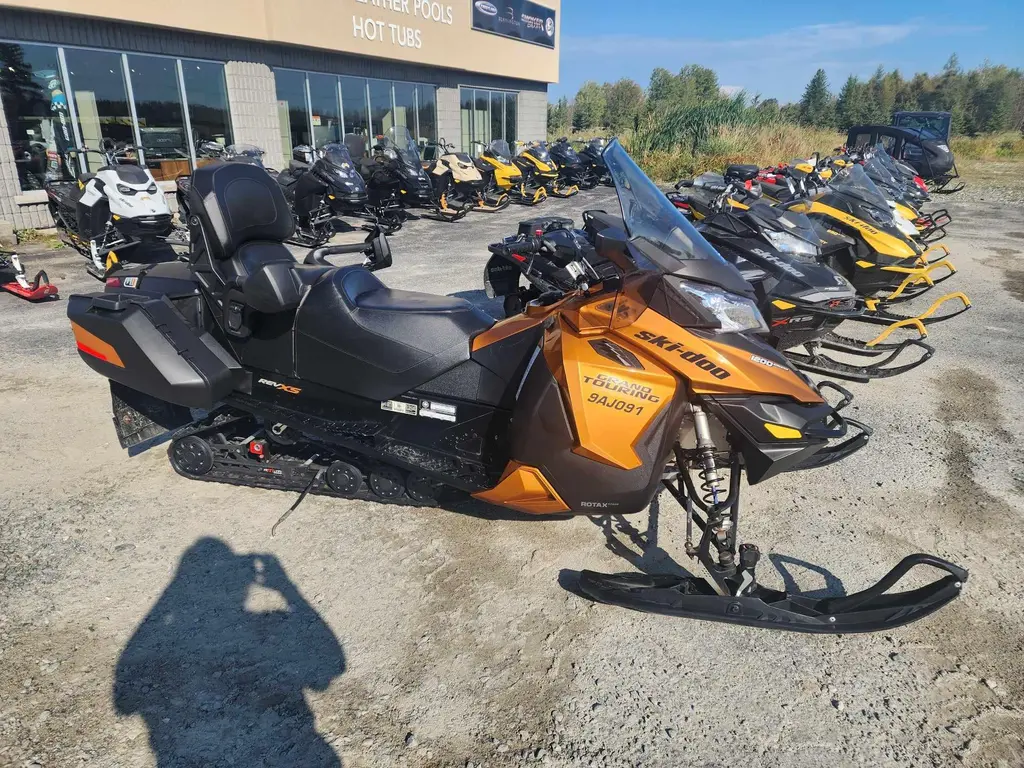 2016 Ski-Doo GRAND TOURING SE 1200 