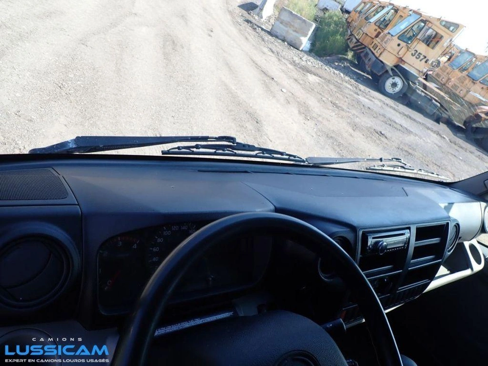 Hino 195 2016