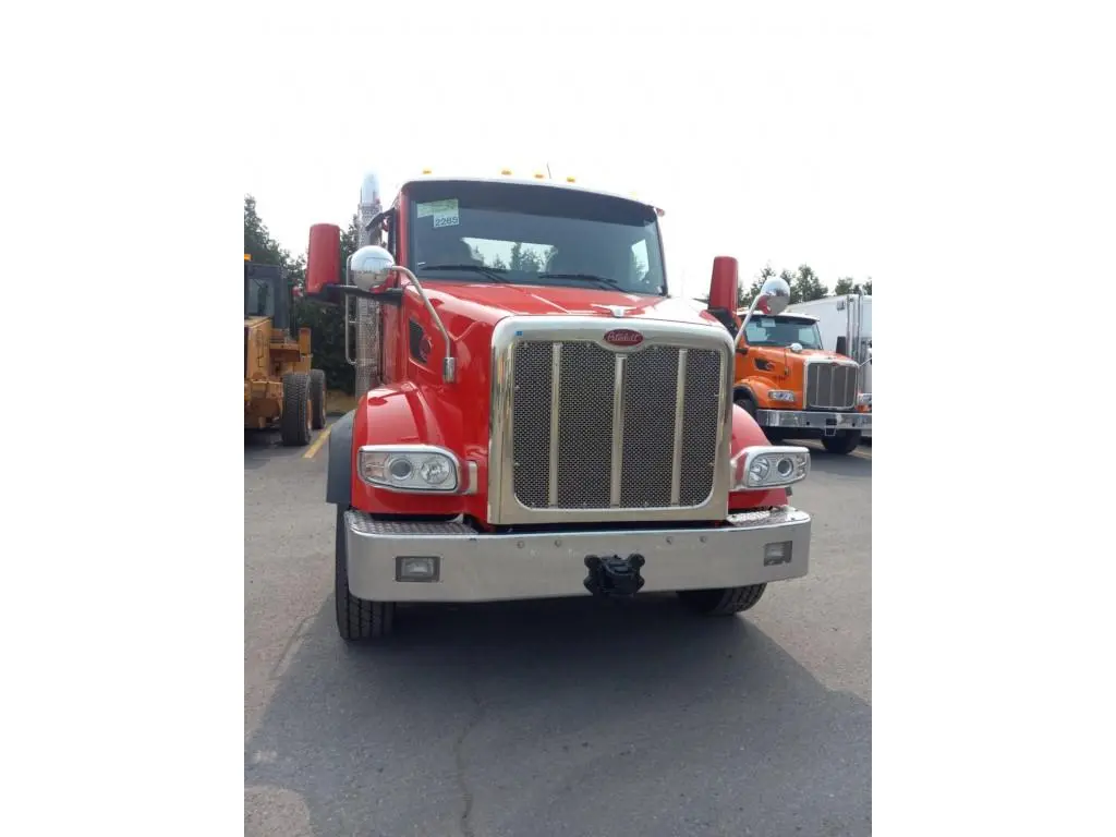 Peterbilt 567 2025