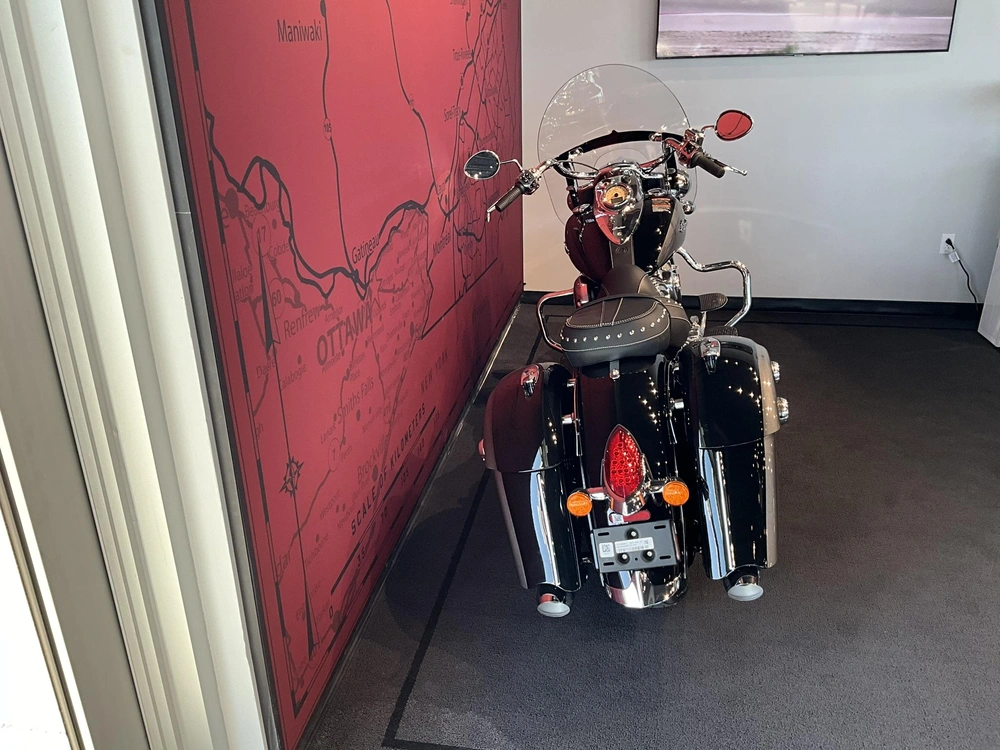 2024 Indian Motorcycle Springfield alt