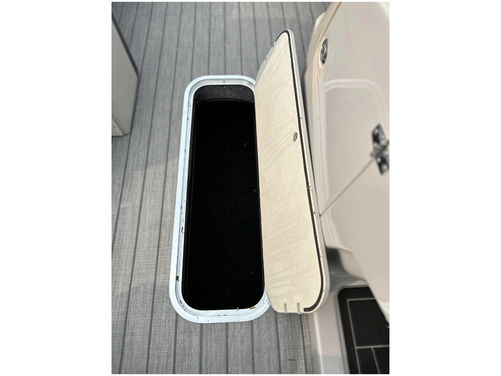 2025 Sylvan L3 Clz Dh + $2500 Watersports Package Included!! No Luxury Tax* alt