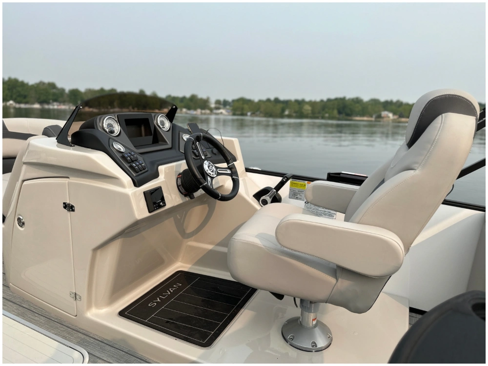 2025 Sylvan L3 Clz Dh + $2500 Watersports Package Included!! No Luxury Tax* alt