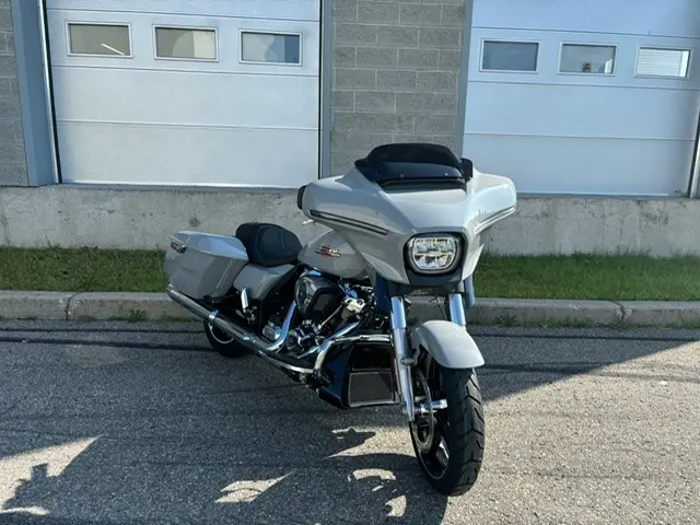 Harley-Davidson FLHX STREET GLIDEFLHX 2024