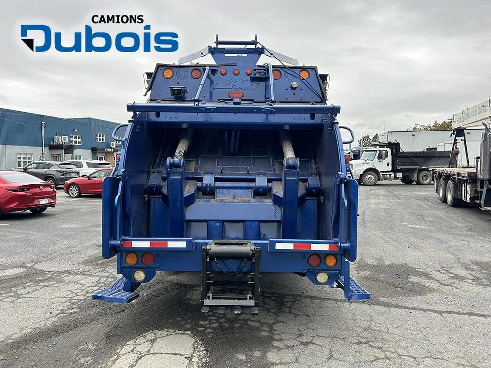 2016 Mack Gu813 alt