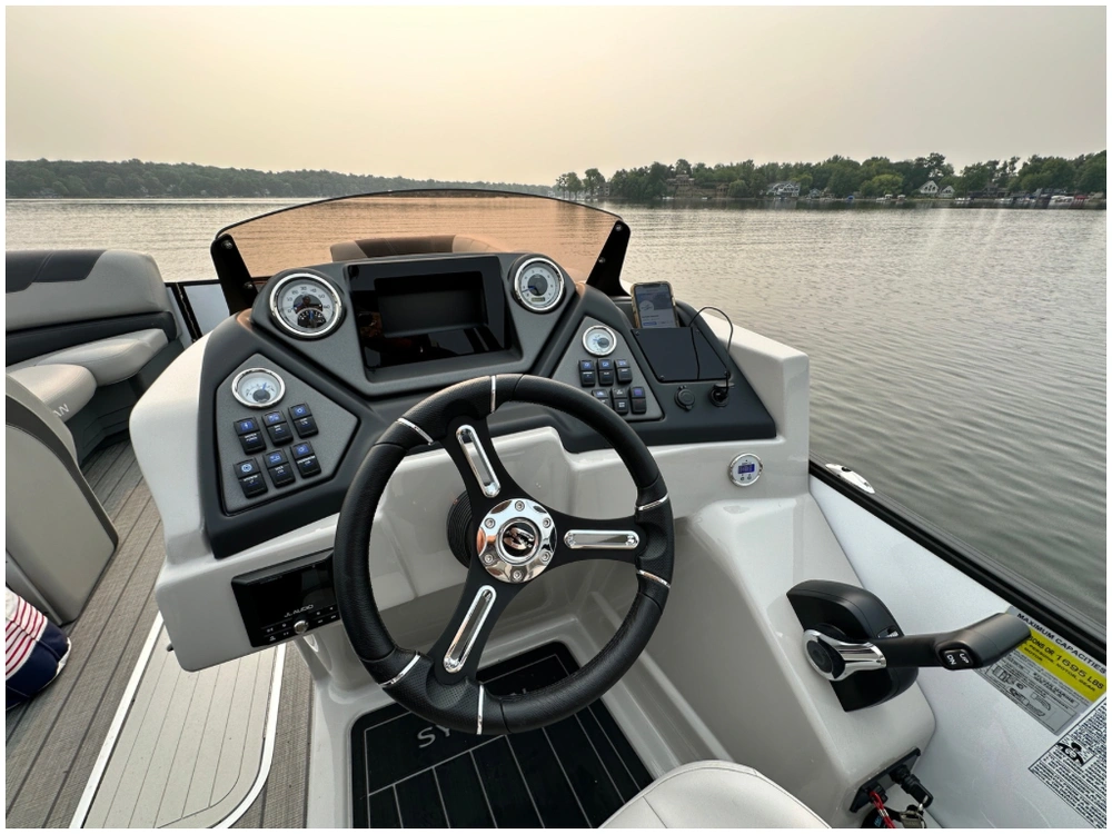 2025 Sylvan L3 Clz Dh + $2500 Watersports Package Included!! No Luxury Tax* alt