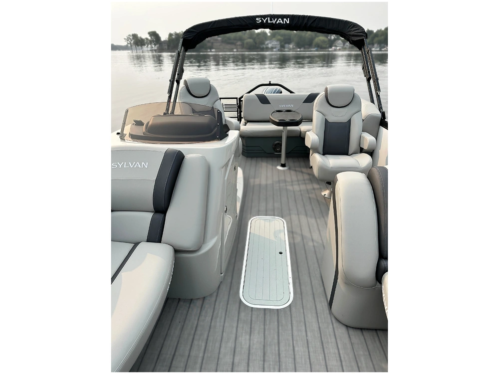 2025 Sylvan L3 Clz Dh + $2500 Watersports Package Included!! No Luxury Tax* alt