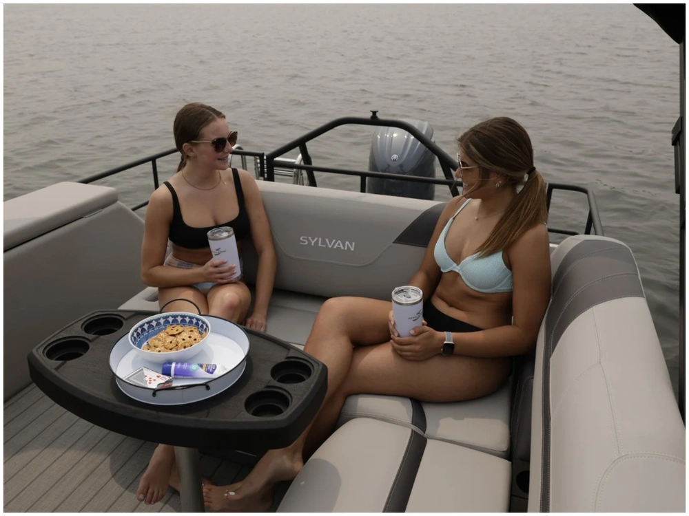 2025 Sylvan L3 Clz Dh + $2500 Watersports Package Included!! No Luxury Tax* alt