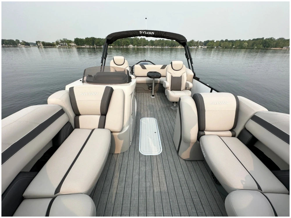 2025 Sylvan L3 Clz Dh + $2500 Watersports Package Included!! No Luxury Tax* alt
