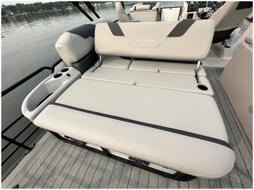 2025 Sylvan L3 Clz Dh + $2500 Watersports Package Included!! No Luxury Tax* alt