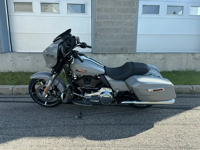 Harley-Davidson FLHX STREET GLIDEFLHX 2024