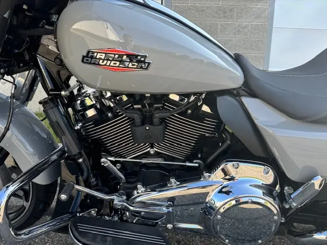 Harley-Davidson FLHX STREET GLIDEFLHX 2024