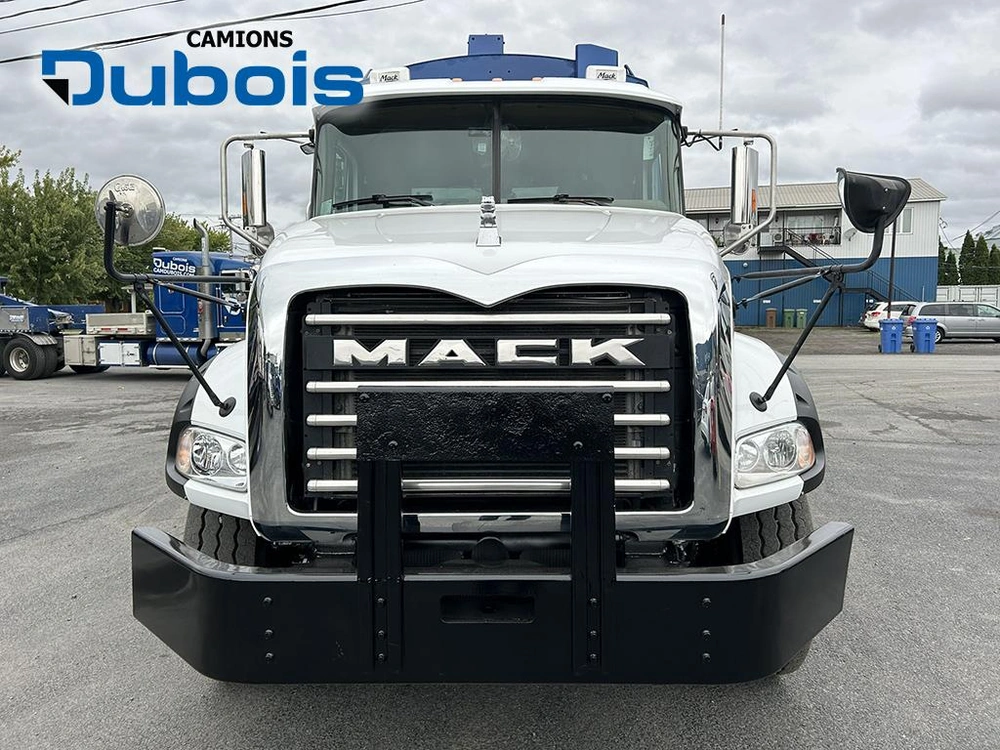 2016 Mack Gu813 alt