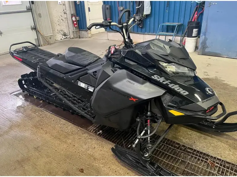 2021 Ski-Doo SUMMIT X 154 850 E-TEC