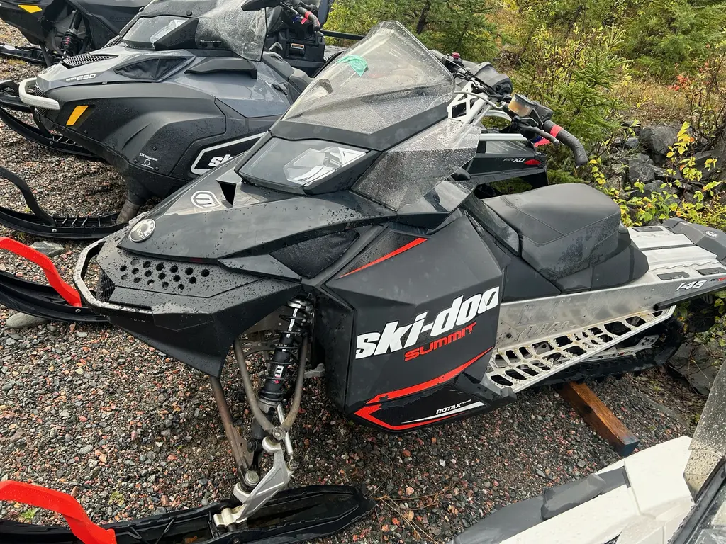 Ski-Doo summit 600  2018