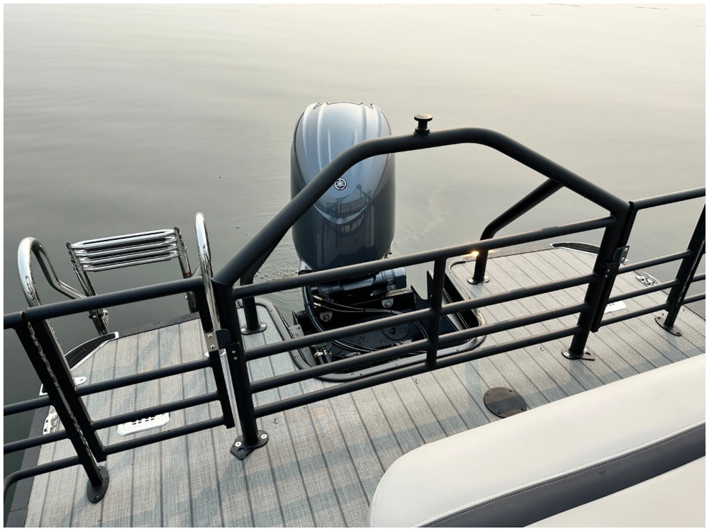 2025 Sylvan L3 Clz Dh + $2500 Watersports Package Included!! No Luxury Tax* alt