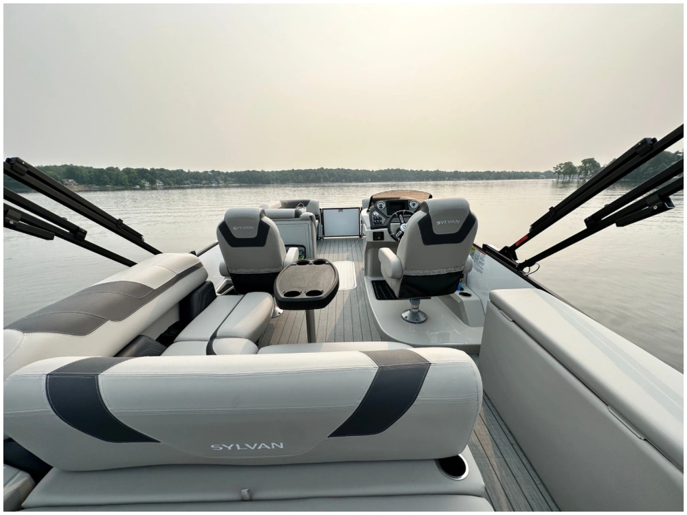 2025 Sylvan L3 Clz Dh + $2500 Watersports Package Included!! No Luxury Tax* alt