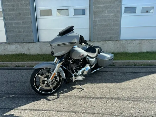 Harley-Davidson FLHX STREET GLIDEFLHX 2024