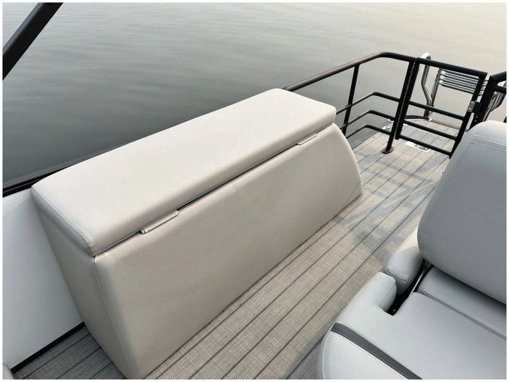 2025 Sylvan L3 Clz Dh + $2500 Watersports Package Included!! No Luxury Tax* alt