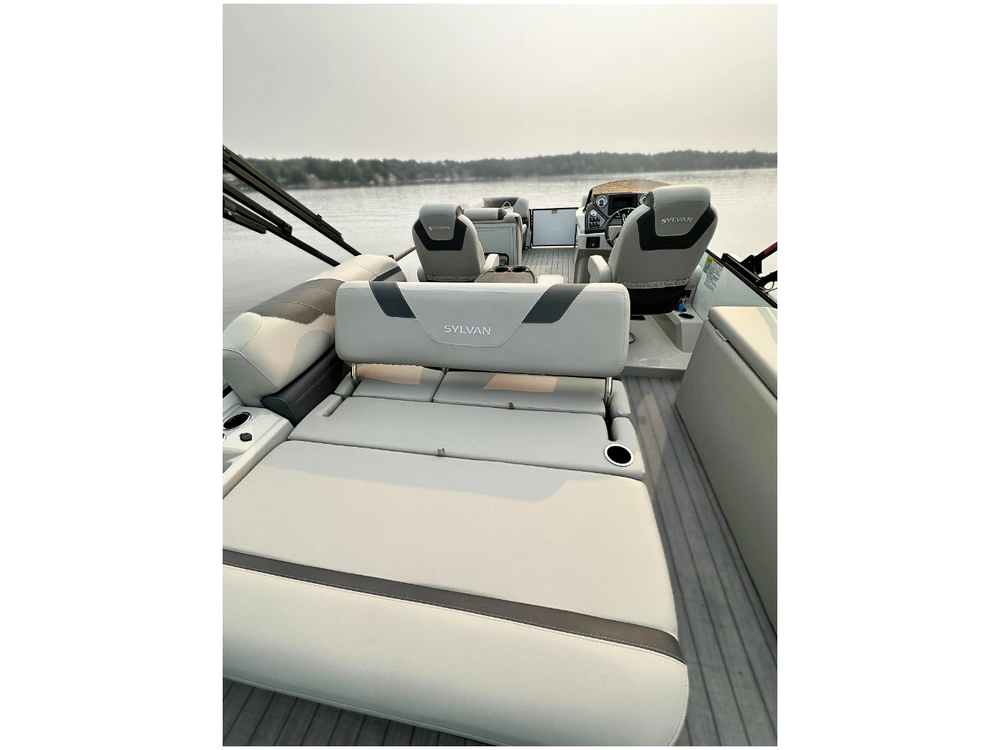 2025 Sylvan L3 Clz Dh + $2500 Watersports Package Included!! No Luxury Tax* alt