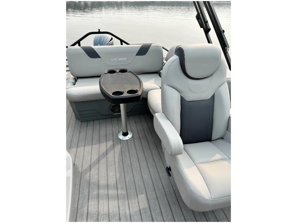 2025 Sylvan L3 Clz Dh + $2500 Watersports Package Included!! No Luxury Tax* alt