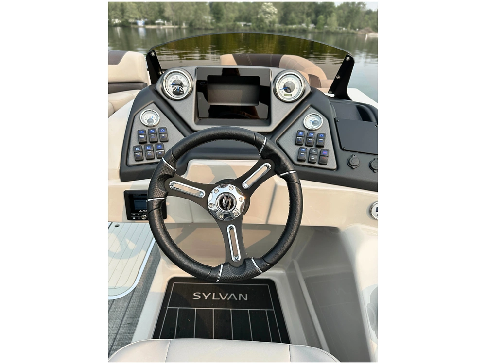 2025 Sylvan L3 Clz Dh + $2500 Watersports Package Included!! No Luxury Tax* alt