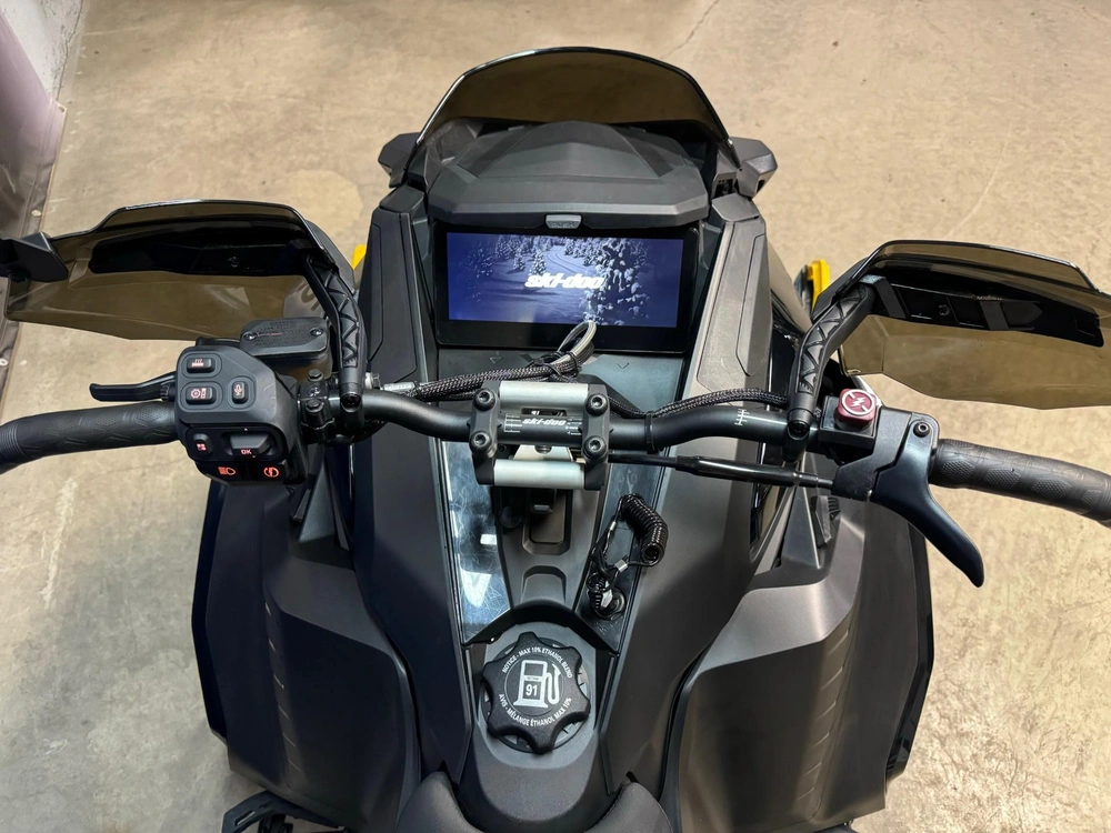 Ski-doo Mxz X-rs 137 850 Etec Xrs Smart 2024 alt