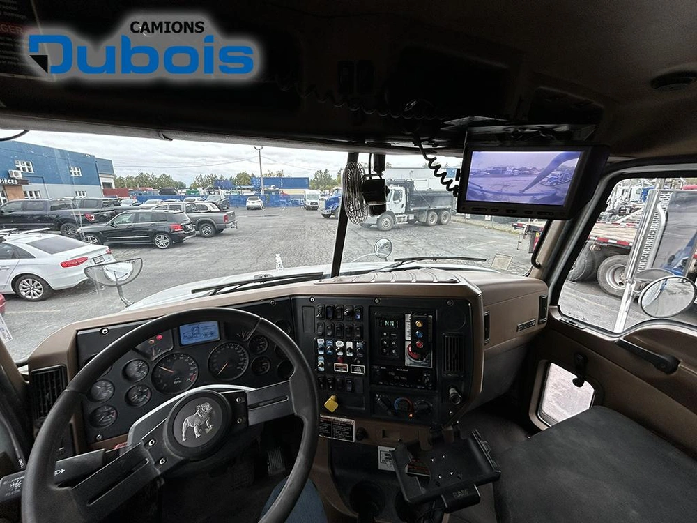 2016 Mack Gu813 alt