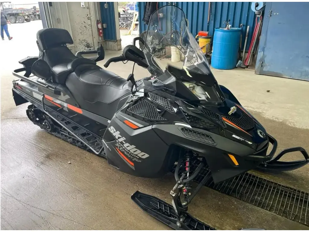 2017 Ski-Doo EXPEDITION XTREME 800 E-TEC