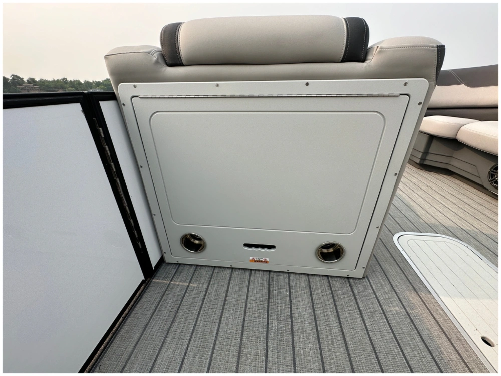 2025 Sylvan L3 Clz Dh + $2500 Watersports Package Included!! No Luxury Tax* alt