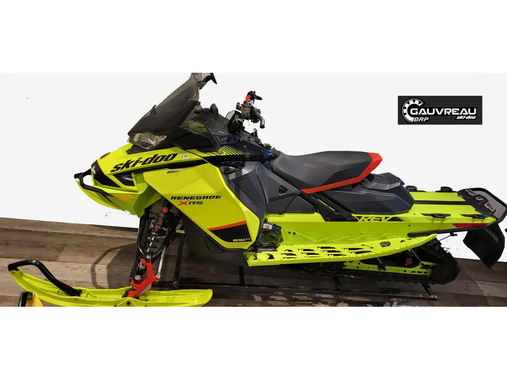 2020 Ski-Doo Renegade X-RS