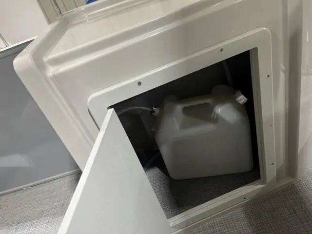 2023 Sylvan Mirage Cruise 8522