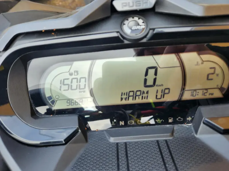 2020 Ski-Doo Renegade X 850 E-TEC® 9688 KM WARRANTY