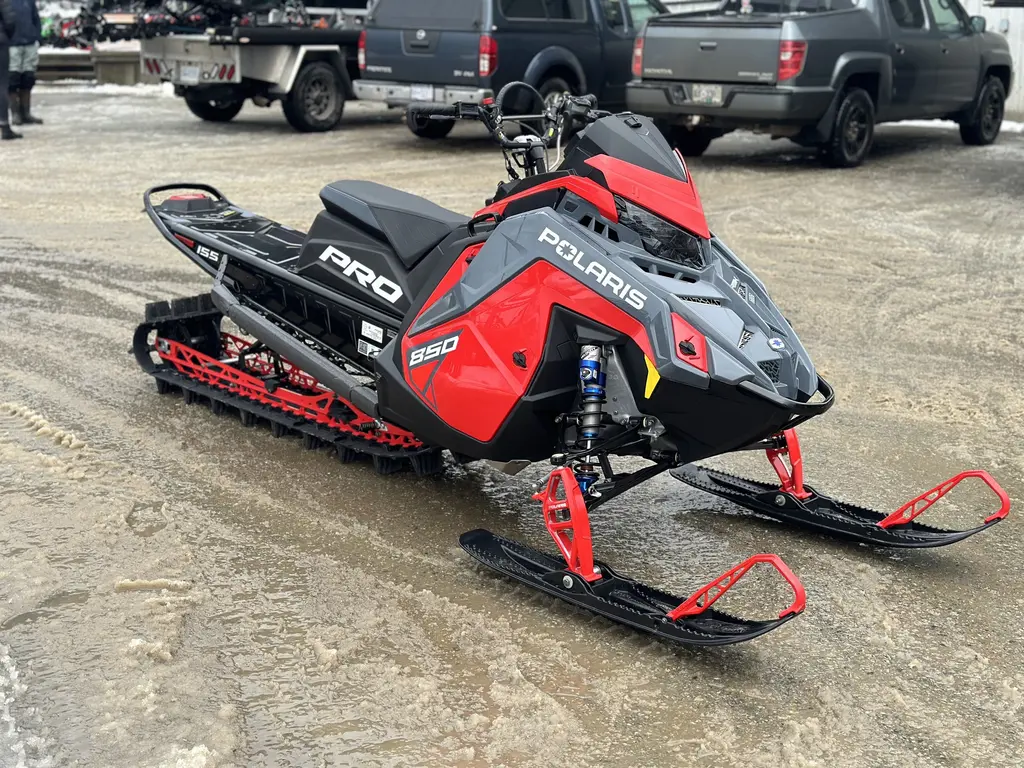 2024 Polaris 850 PRO RMK SLASH 155 - INDY® Red / Stealth Gray