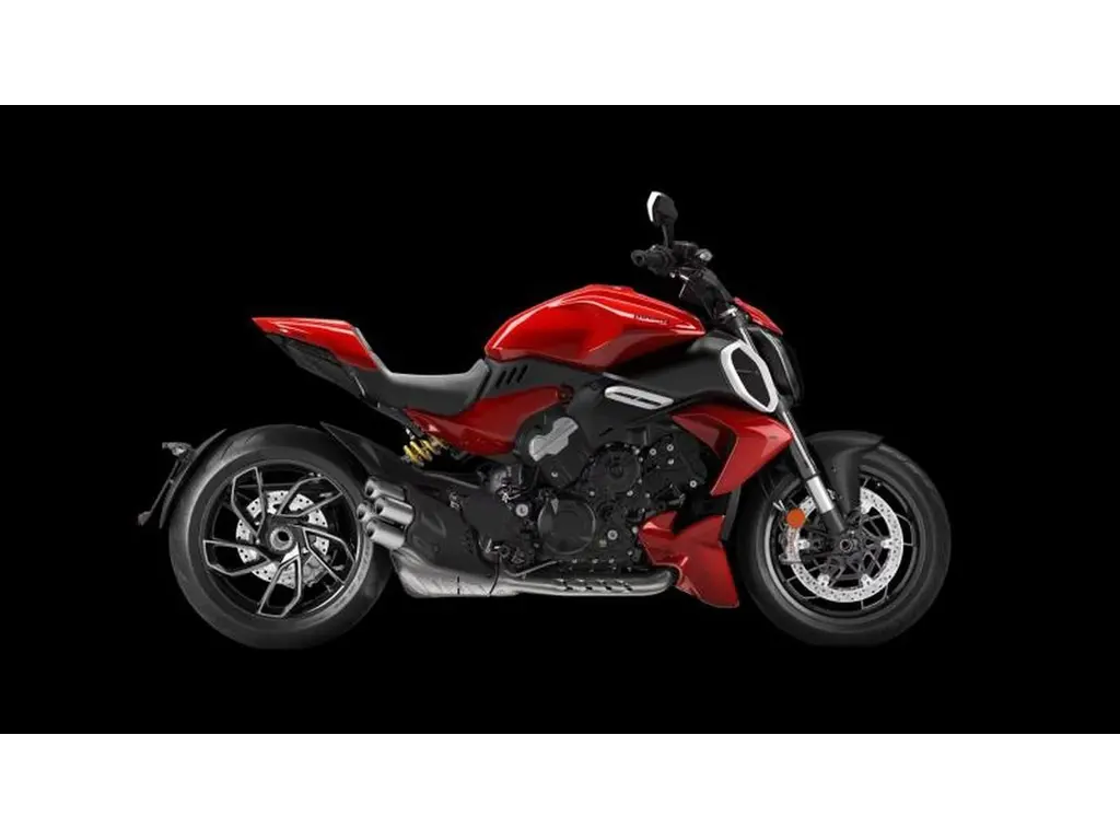 2024 Ducati Diavel V4 (promo 1750.0 inclus)