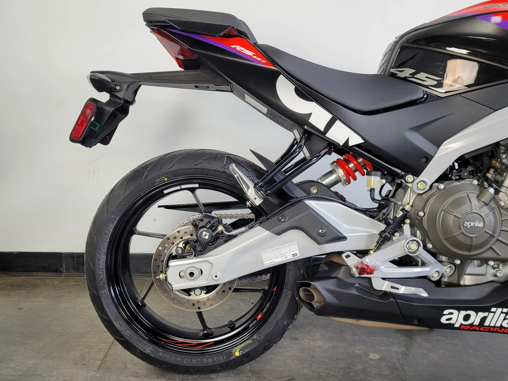 2025 Aprilia Rs 457 Racing Stripes Démo alt