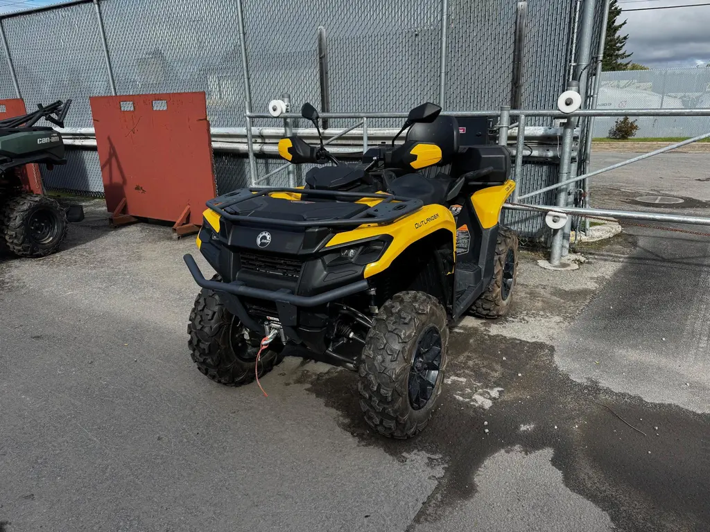 2024 Can-Am OUTLANDER MAX XT 700