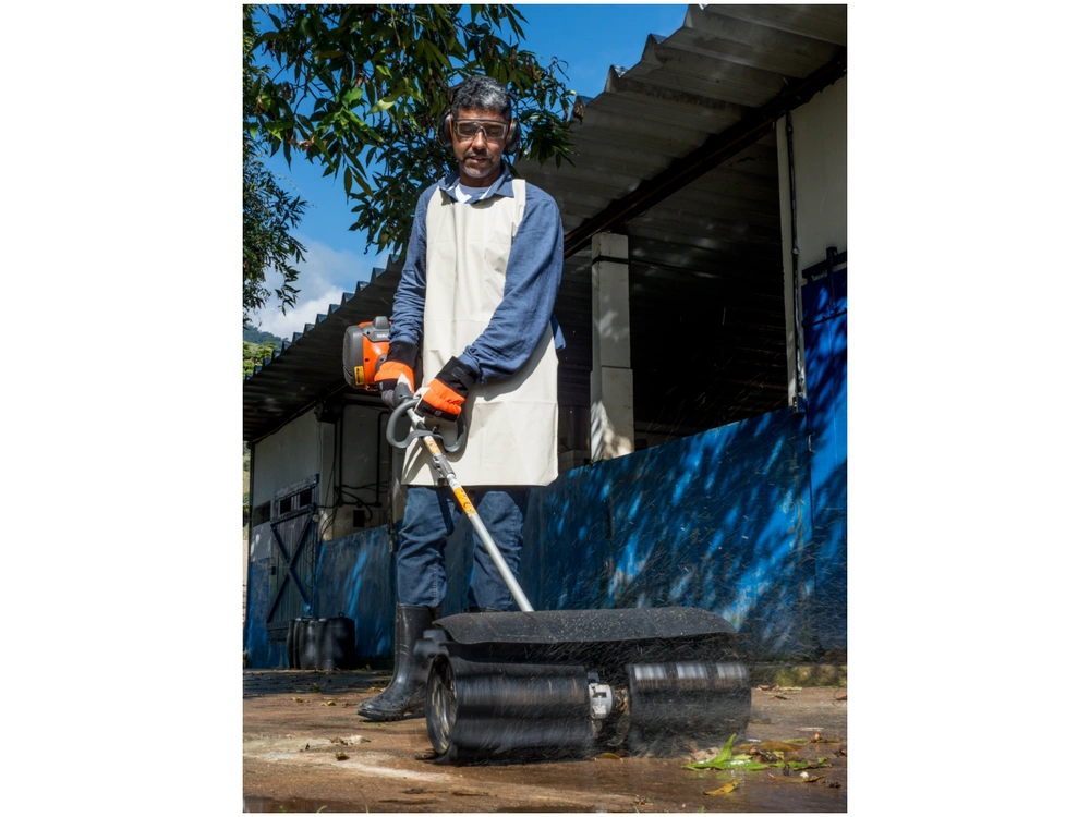 2024 Husqvarna Sweeper Attachment Sr600-2 alt