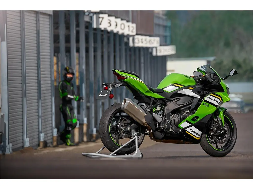 New 2025 Kawasaki NINJA ZX-4RR KRT EDITION in Laval - Laval Moto