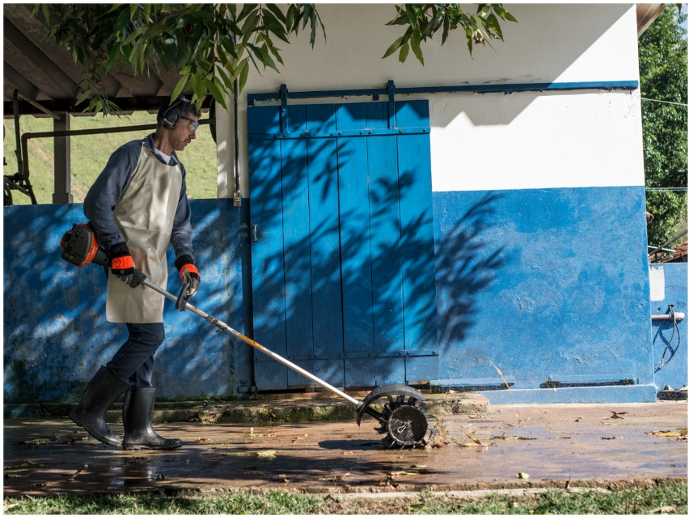 2024 Husqvarna Sweeper Attachment Sr600-2 alt