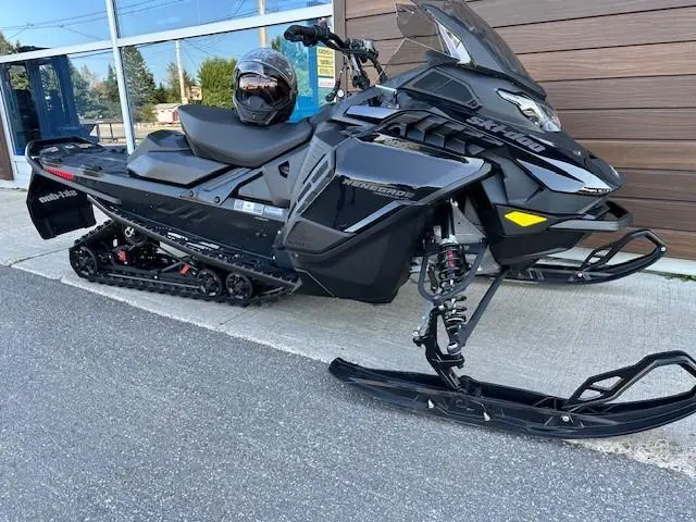 2024 Ski-Doo RENEGADE ADRENALINE 900 ACE