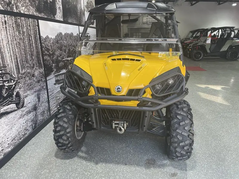 2012 Can-Am COMMANDER XT 1000 DPS **PETIT PRIX!!!**