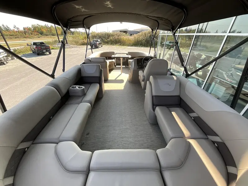 Bennington 22 SX Sterne Radius 2024